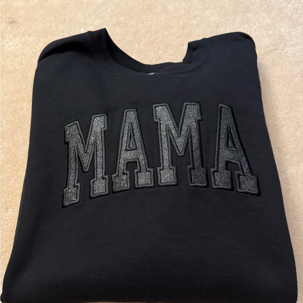 Black 'MAMA' Sweatshirt